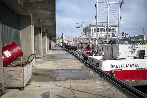 Fishing vessel moored at De Visafslag Eerste Haven Scheveningen